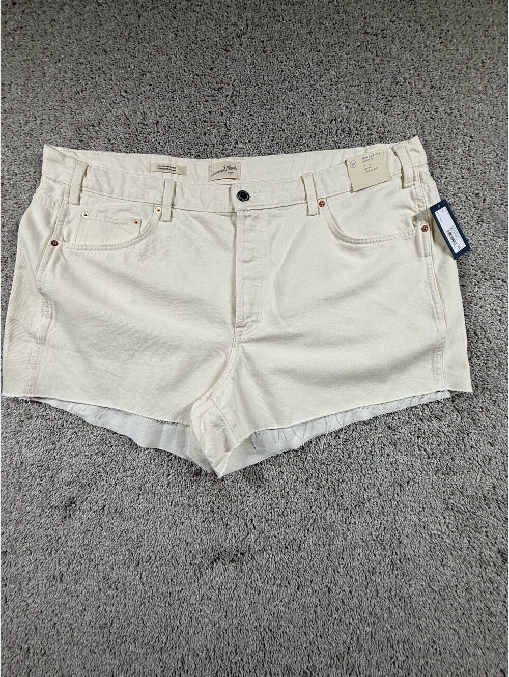 NWT Universal Thread Jean Shorts Women's 22 Ivory Ecru Denim High-Rise